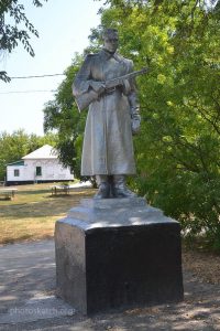 pamyatnik-pogibshim-v-velikoy-otechestvennoy-voyne