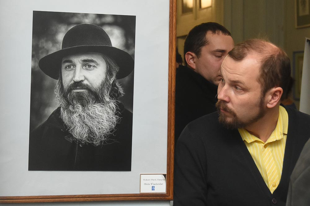 в Запорожье есть фотоклуб, он же выставочный зал