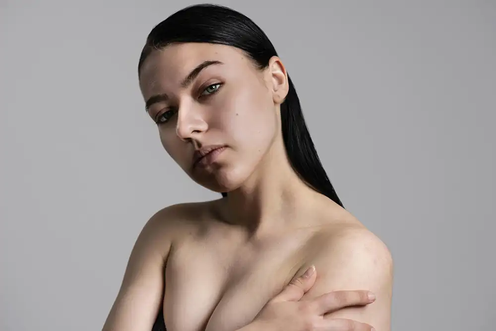 AirBrush Studio — бесплатный фоторедактор для портретной ретуши 2 Женский портрет после ретуши в AirBrush Studio
